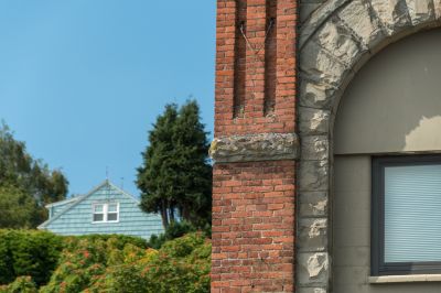 Who Does Brick Siding Constructions